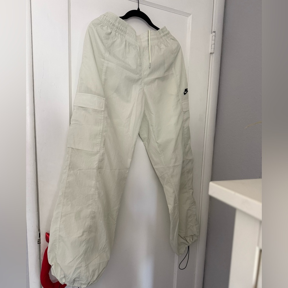 Nike Men's Light Beige Cargo Pants